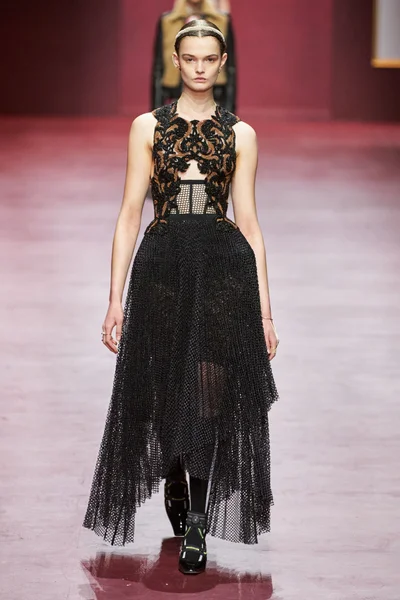 Look 64